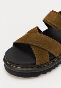 Thumbnail Image 6