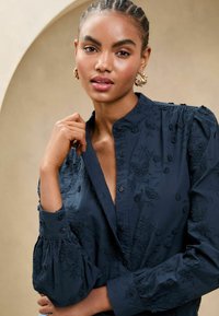 Lipsy REGULAR FIT- LONG SLEEVE GRANDAD COLLAR - Bluse - navy