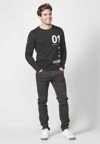 Koroshi Majica z dolgimi rokavi - black/white