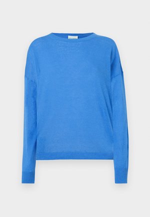 Zils adīts džemperis ar garām piedurknēm, apaļu kakla izgriezumu un ribotu apakšu. Materiāls šķiet viegls un nedaudz teksturēts.