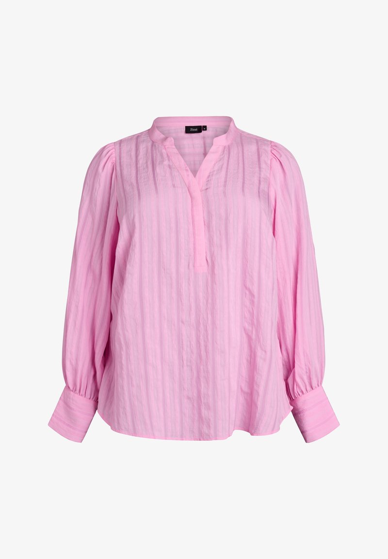 Blusa rosa chiaro con sottili righe verticali, maniche lunghe a sbuffo, polsi con fiel e scollatura a V con un colletto mandarino corto.