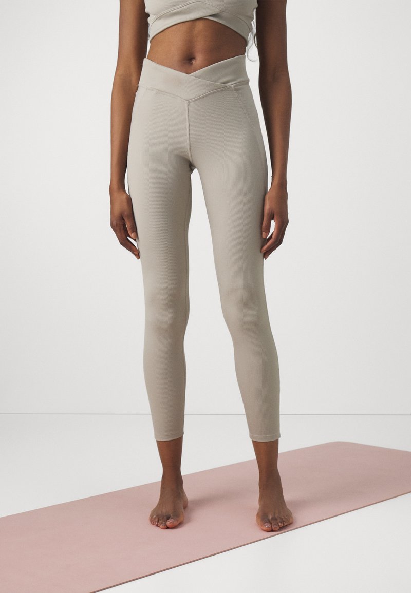 Reebok - STUDIO RIB HIGH-RISE - Tights - ash, Vergrößern