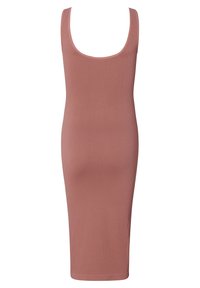 Ribbad midiklänning i mjuk rosafärg, med rundad halsringning och figurnära silhuett, i en slät och stretchig kvalitet.