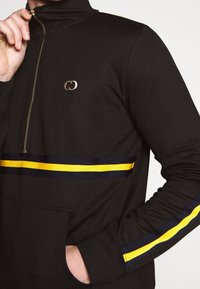 Criminal Damage Sudadera - black