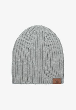 Szara, prążkowana czapka beanie o miękkiej fakturze, z skórzaną naszywką z logo z boku. Klasyczny kształt czapki beanie zapewniający ciepło.