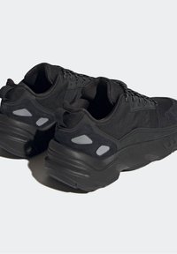 adidas Originals Sneakers - black