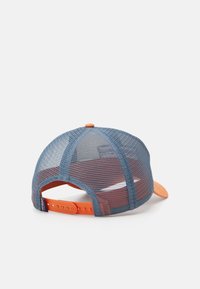 Patagonia P-6 LOGO LOPRO TRUCKER HAT UNISEX - Cap - white/redtail rust