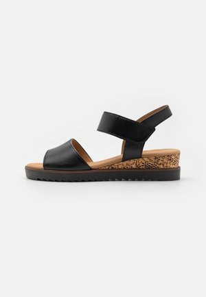 Sandaler m/ kilehæl - black