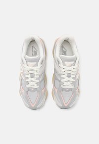 New Balance 9060 - Väglöparskor - grey matter