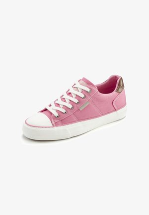 Rosa Leinensneaker mit weißer Gummikappe, Schnürsenkeln und Sohle. Verfügt über eine braune Lederapplikation an der Ferse und gestickte Details.