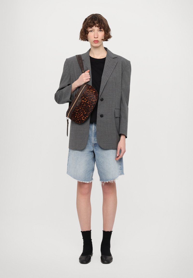 Vanessa Bruno BANANE - Olkalaukku - fauve