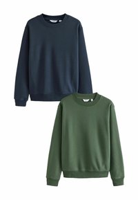 Twee sweatshirts: één in donker marineblauw, de ander in olijfgroen, beide met ronde hals, geribbelde manchetten en zachte stof. Eenvoudig, casual ontwerp.
