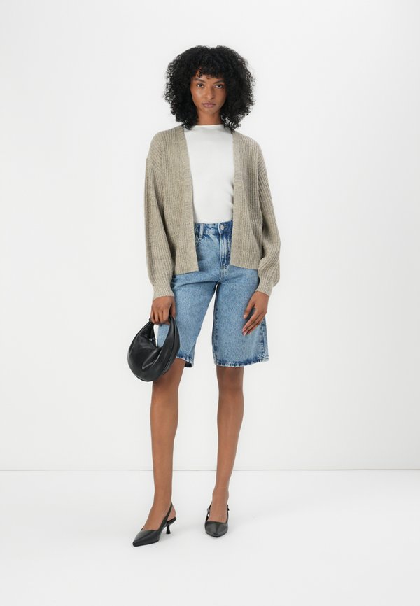 PCSKY JORTS - Denim shorts4