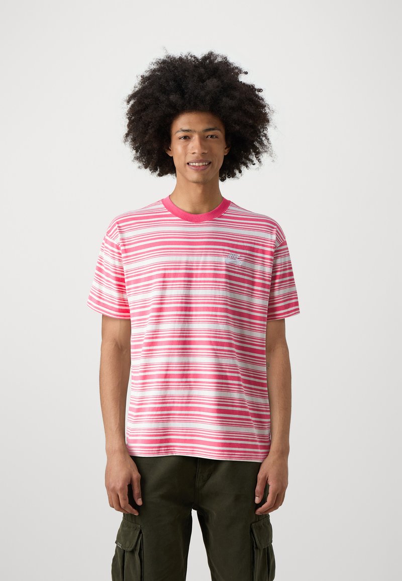 Nike SB TEE - Jednoduché tričko - guava ice
