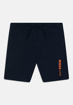 Shorts décontractés bleu marine avec taille élastique et cordon coulissant, affichant le logo vertical orange "JACK & JONES" sur la jambe gauche.