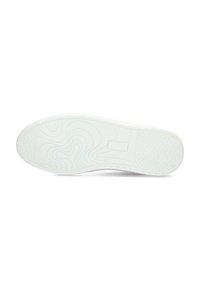 Weiße Sneaker-Sohle mit einem strukturierten Gummidesign, wavy Mustern, Fischgrät-Akzenten und Größenmarkierungen an der Seite.