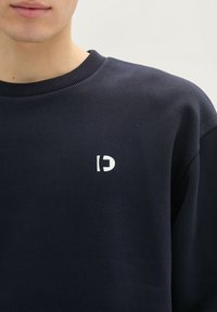 TOM TAILOR DENIM BASIC MIT LOGO PRINT - Mikina - sky captain blue