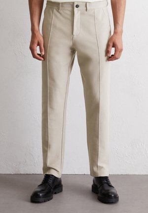 AUS REINER BIO - Trousers - dapple gray
