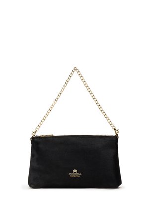 Petit sac à main rectangulaire noir avec une sangle chaîne dorée et un texte de logo doré à l'avant indiquant "Cuoieria Fiorentina."