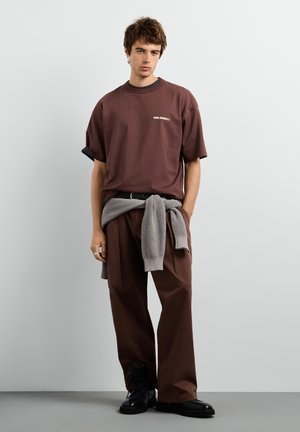 Pepe Jeans, CORBIN TEE - T-shirt print - dark mud brown