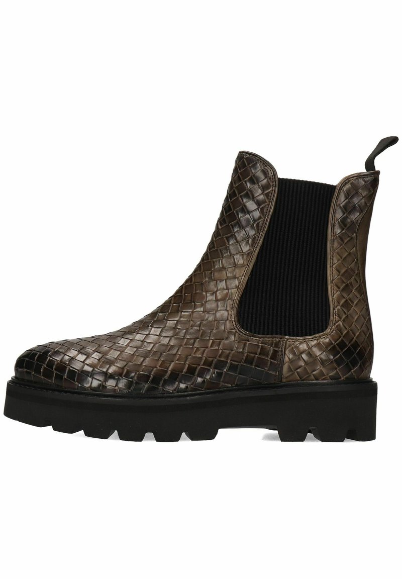 Stivale Chelsea in pelle intrecciata marrone scuro con suola nera spessa e pannello laterale elastico nero, mostrato in profilo destro.
