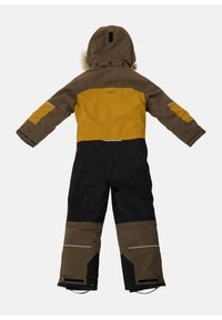 Bruin en geel geïsoleerd sneeuwpak met een bont gevoerde capuchon, kleurblokontwerp, reflecterende accenten en zwarte onderste delen.