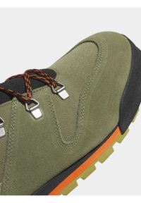 adidas Terrex TERREX SNOWPITCH COLD.RDY HIKING - Hikingschuh - focus olive   core black   pulse olive