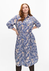 Zizzi FLASH  - Blusenkleid - delft aop