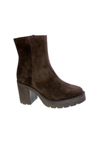 Stivale alla caviglia in suede marrone con punta arrotondata, suola piatta chunky e tacco alto a blocco. Presenta una superficie liscia e un design senza cuciture.