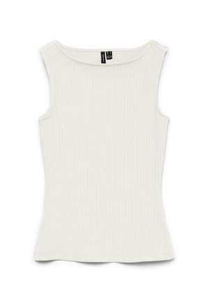 Λευκό αμάνικο πλεκτό τοπ με ριμπ ύφανση, λαιμόκοψη καραβόσκαρο και εφαρμοστή σιλουέτα, τοποθετημένο επίπεδα σε λευκό φόντο.