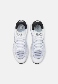 EA7 Emporio Armani CRUSHER DISTANCE UNISEX - Tenisky - white/black