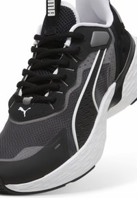 Puma SOFTRIDE SWAY - Zapatillas running asfalto - black cool dark gray