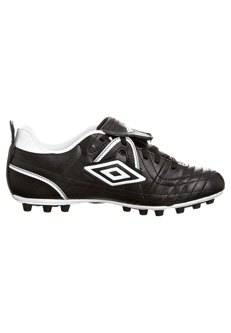 crampon umbro