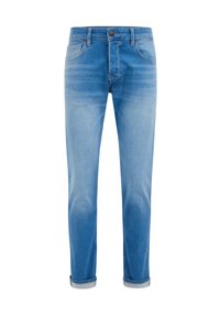 Herrarnas ljusblå slim-fit jeans med knäppning, fickor fram och bak, och upprullade benslut på en vit bakgrund.