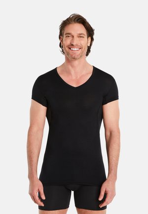 FINN Design ANTI SCHWEISS MIT VERKÜRZTEM ÄRMEL - Undershirt - black