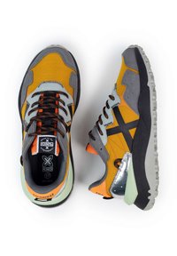 MUNICH SNEAKERS SHIBUYA - Sneakers basse - orange