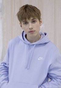 Nike Sportswear SPORTSWEAR CLUB FLEECE - Camisola - light marine/white