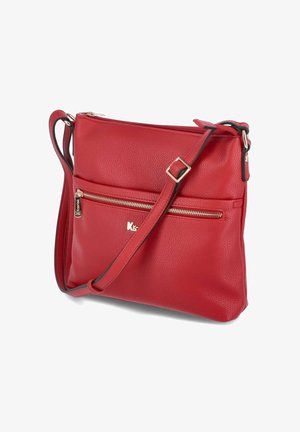 Czerwona skórzana torebka crossbody z teksturowanym wykończeniem, regulowanym paskiem, przednią kieszenią na zamek oraz złotymi detalami.
