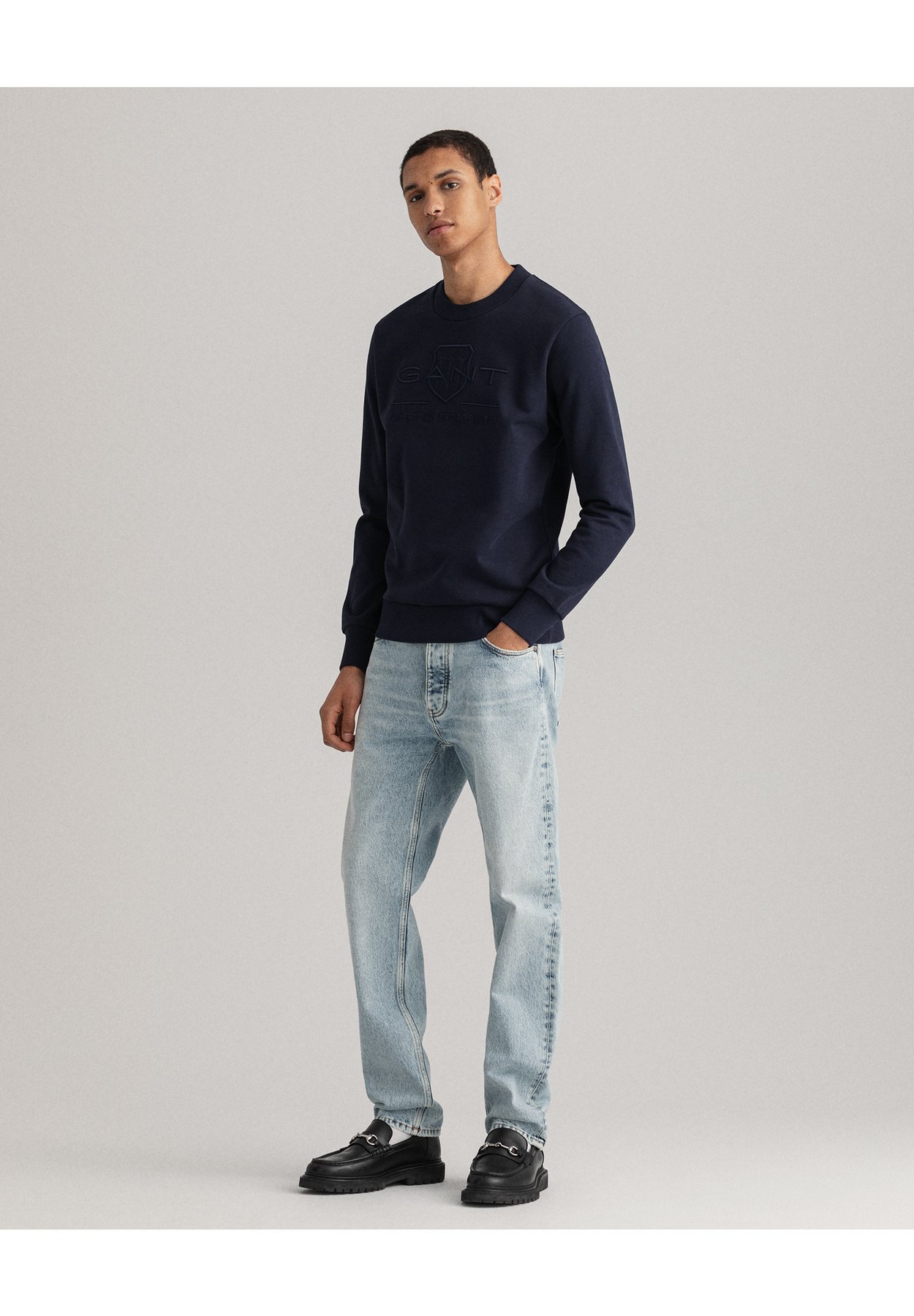 TONAL ARCHIVE SHIELD CREW NECK