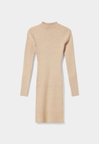 Abito in maglia beige con colletto alto e maniche lunghe. Presenta una texture a coste e un design aderente, che arriva fino a metà coscia.