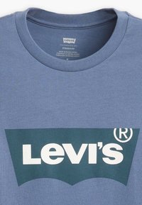 Levi's® GRAPHIC CREWNECK TEE - Marškinėliai su spaudiniu - vintage indigo