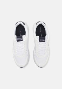 Tommy Hilfiger FASTON MIX  - Sneaker low - white