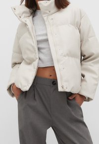 Stradivarius Vinterjakker - off-white