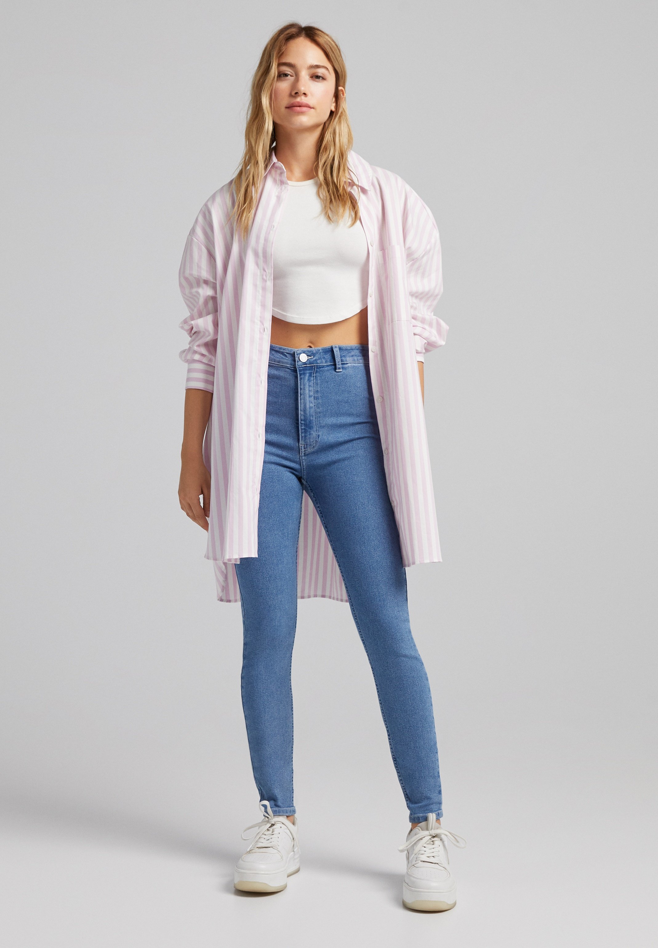 Bershka SUPER HIGH WAIST - Jeans Slim Fit - blue denim - Zalando.de