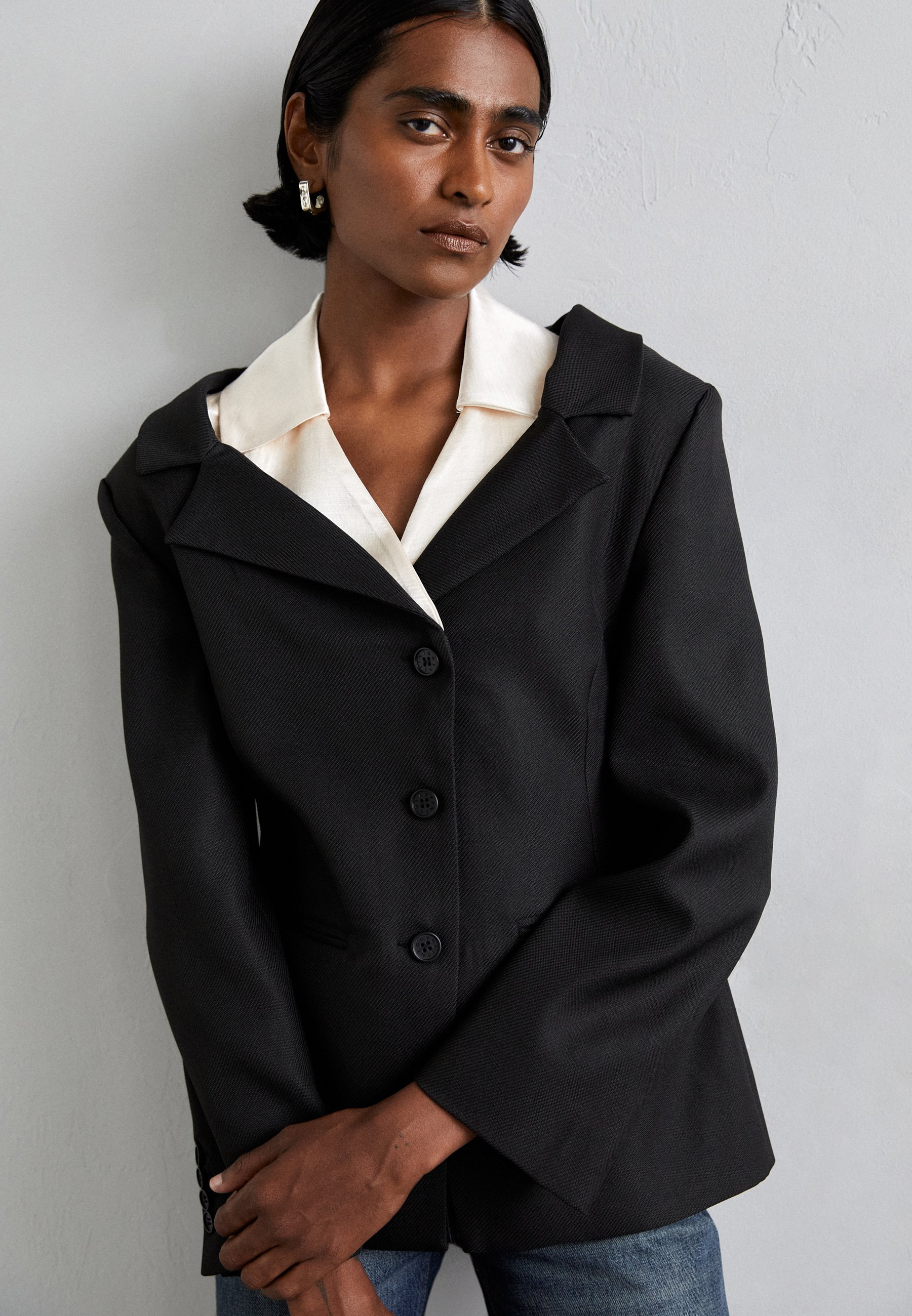 Stine Goya DOUBLE COLLAR TAILORED - Blazer - black/butter milk