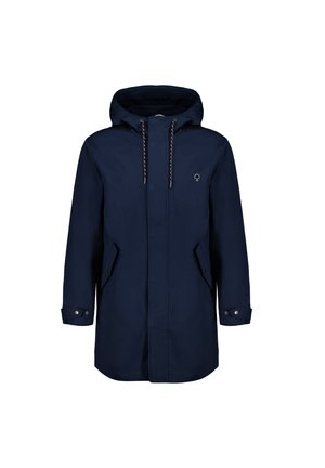 Marineblauwe waterdichte parka met een capuchon, voorzien van verstelbare trekkoorden, zijzakken en een gladde textuur. Eenvoudig logo op de borst.