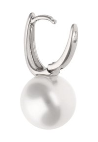 Stříbrný kruhový náušnice s velkou, hladkou, bílou perlou. Perla je kulatá a lesklá, připevněná k leštěné kovové sponě.