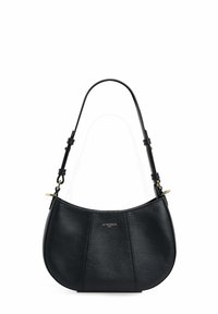 Borsa a mano in pelle nera con forma curva, superficie texturizzata, tracolla regolabile e hardware in tono oro. Presenta un logo sottile sul davanti.