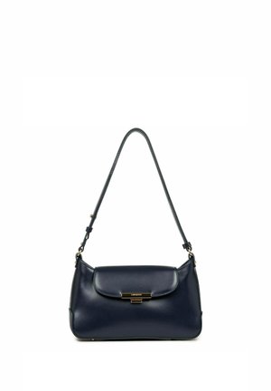 Borsa a mano in pelle blu navy con design strutturato, chiusura a patta e tracolla removibile. Gli accessori in oro aggiungono dettagli.