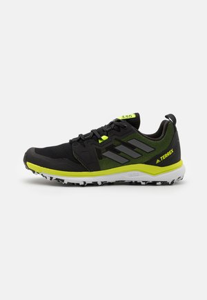 TERREX AGRAVIC RUNNING - Scarpe da trail running - core black/grey four/solar yellow